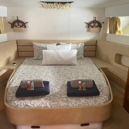 Barco El Marques 船上ホテル *
