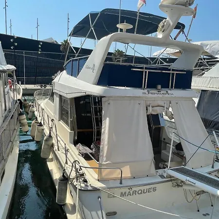 Barco El Marques サン・アドリア・デ・ベソス