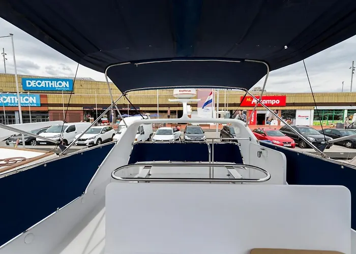 Barco El Marques 船上ホテル *