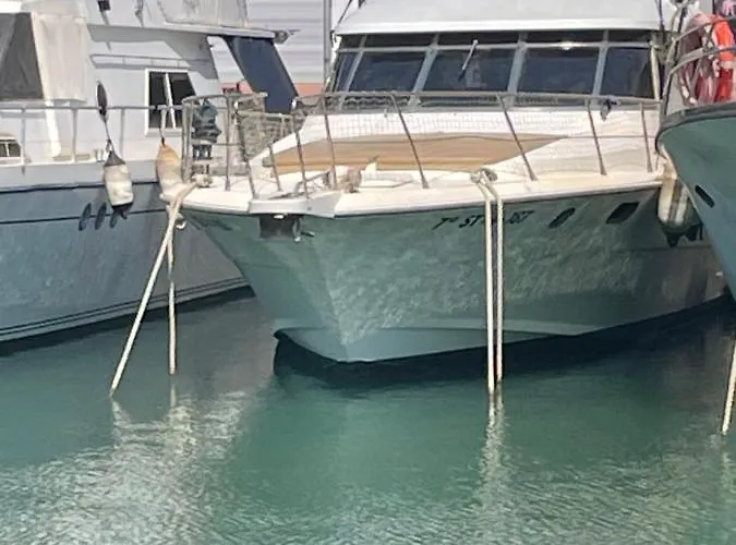 Barco El Marques * サン・アドリア・デ・ベソス