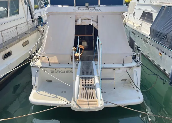 船上ホテル Barco El Marques